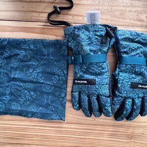 Dakine Women's Ski Gloves Size 6.5. Matching Neck tube.  NWT Set